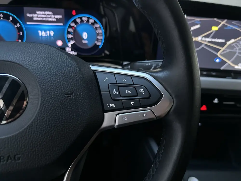 Volkswagen Golf Variant 1.0 TSI 110pk Life Sfeerverlichting uit 2022, foto 16