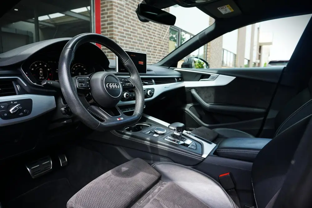 Audi A5 45 TFSI Quattro S-Line 245pk Panodak uit 2019, foto 11