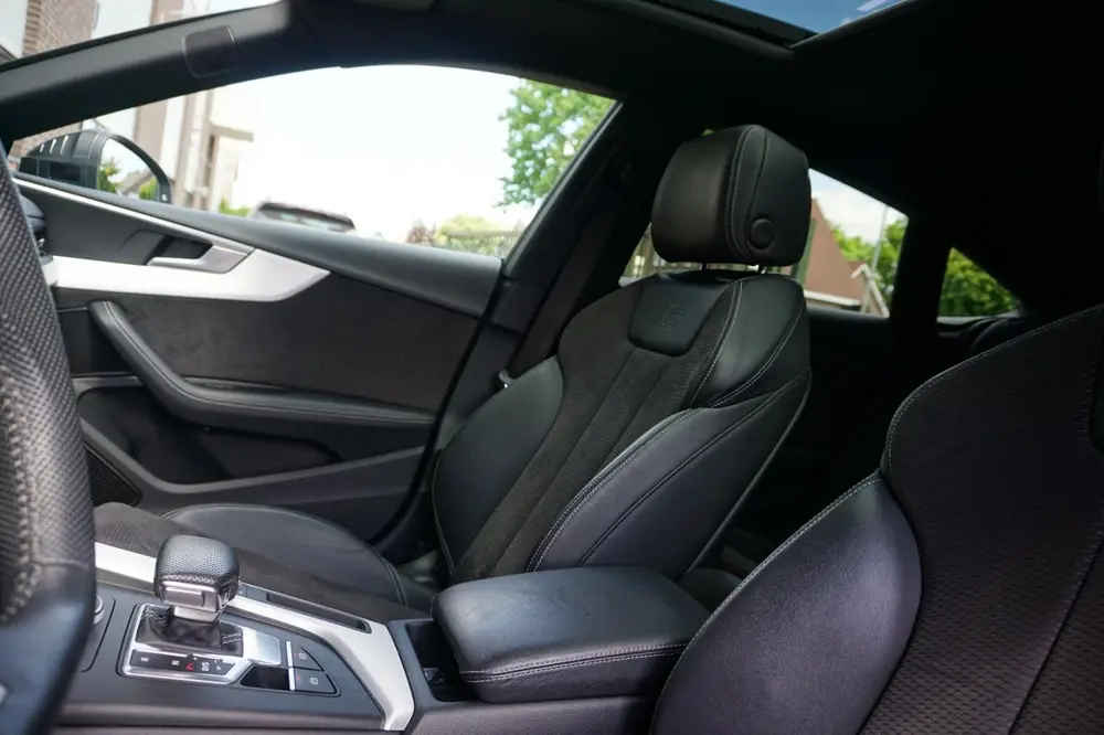 Audi A5 45 TFSI Quattro S-Line 245pk Panodak uit 2019, foto 16