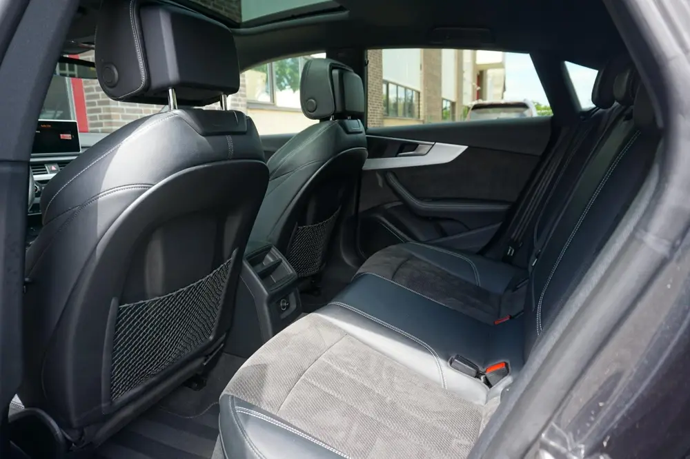 Audi A5 45 TFSI Quattro S-Line 245pk Panodak uit 2019, foto 17