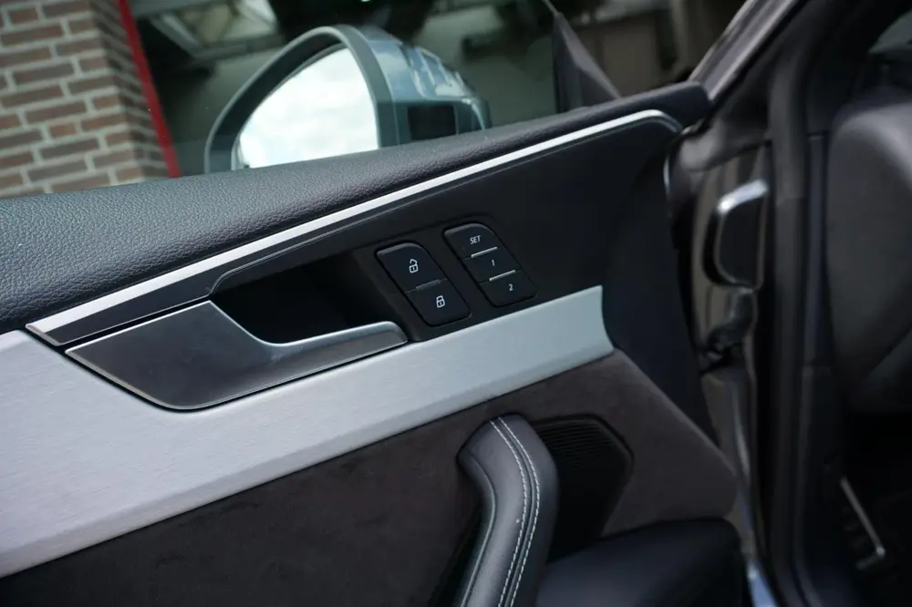 Audi A5 45 TFSI Quattro S-Line 245pk Panodak uit 2019, foto 9