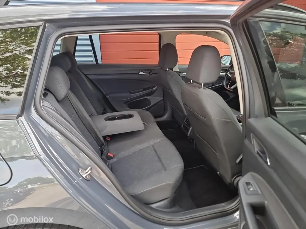 Volkswagen Golf Variant 1.0 eTSI Life Business DSG Automaat uit 2020, foto 11