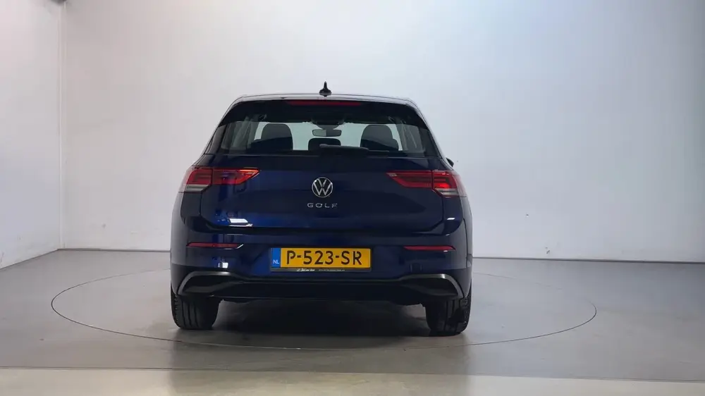 Volkswagen Golf 1.0 TSI 110pk Life Sfeerverlichting Navigati uit 2022, foto 10