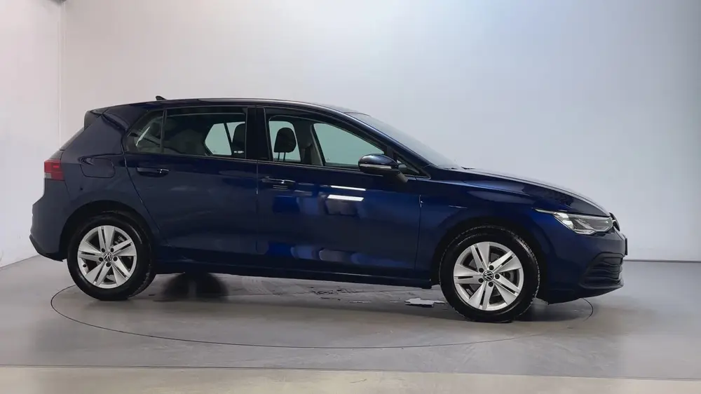 Volkswagen Golf 1.0 TSI 110pk Life Sfeerverlichting Navigati uit 2022, foto 12