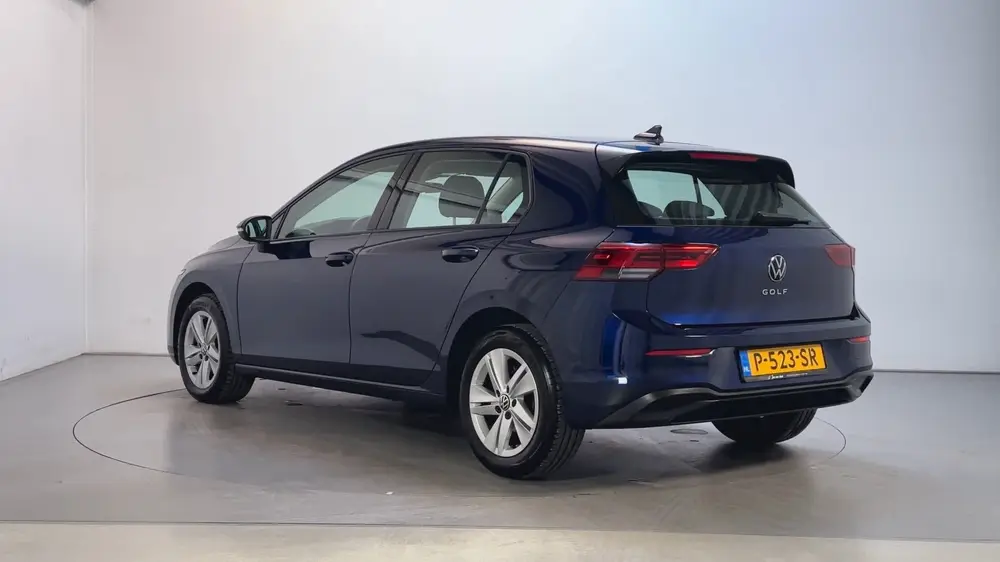 Volkswagen Golf 1.0 TSI 110pk Life Sfeerverlichting Navigati uit 2022, foto 6
