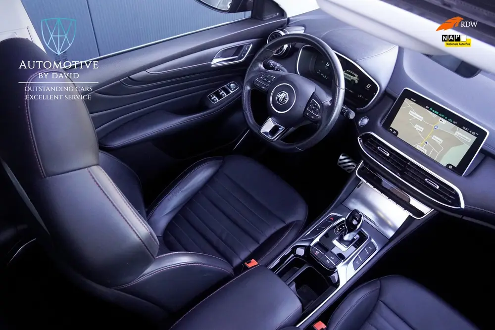 MG EHS 1.5 TGDI 258 pk LUXURY HYBRID AUTOMAAT / PANORAMADAK uit 2022, foto 13