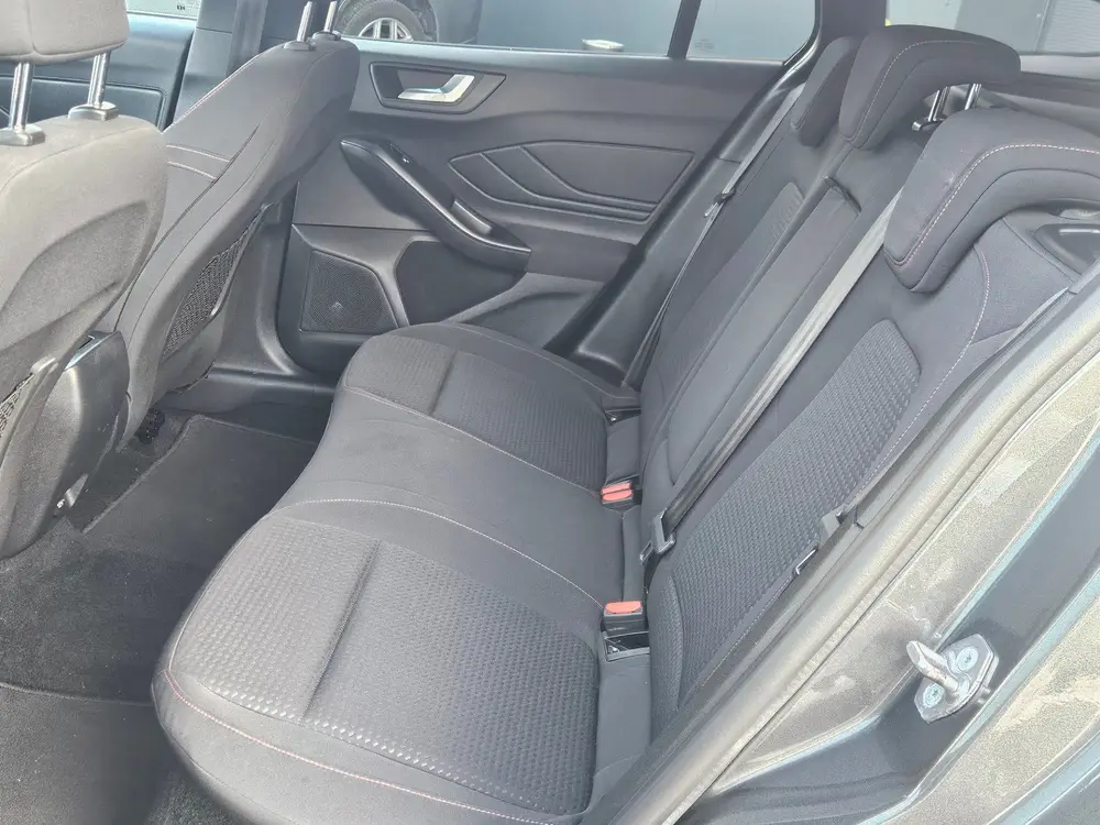 Ford Focus Wagon 1.0 EcoBoost Titanium ST-Line Business Zeer uit 2019, foto 15