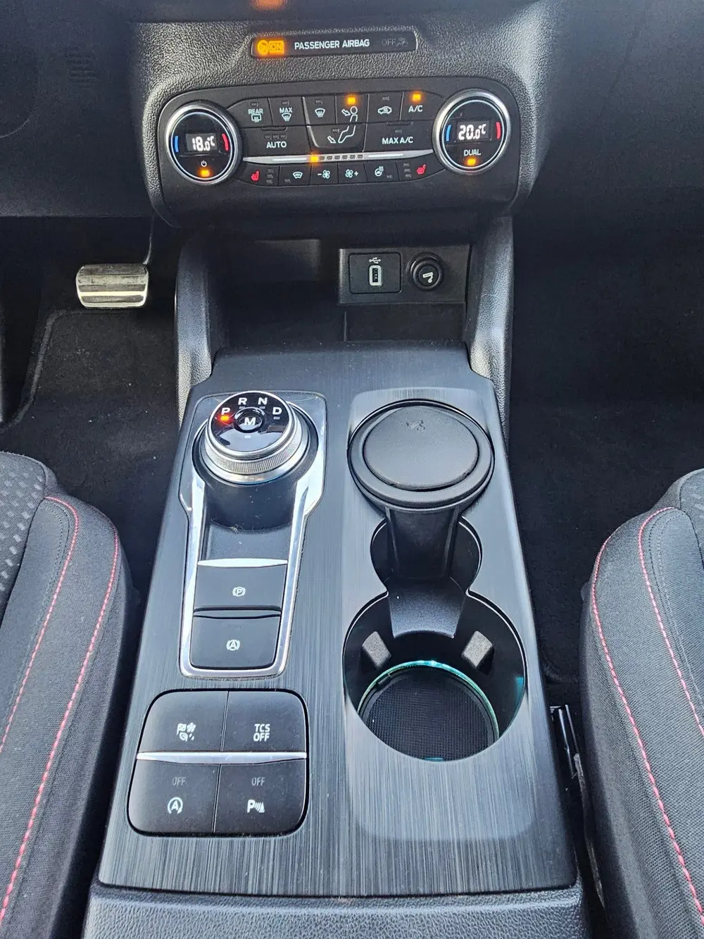 Ford Focus Wagon 1.0 EcoBoost Titanium ST-Line Business Zeer uit 2019, foto 8