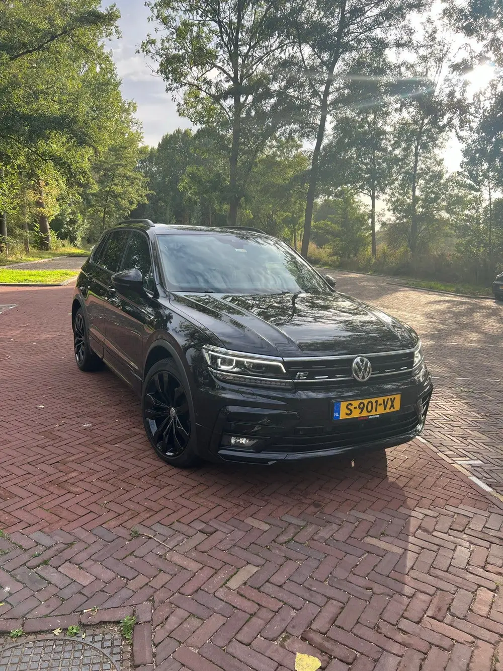 Volkswagen Tiguan 1.5 TSI ACT 150pk DSG 2020 Zwart uit 2020