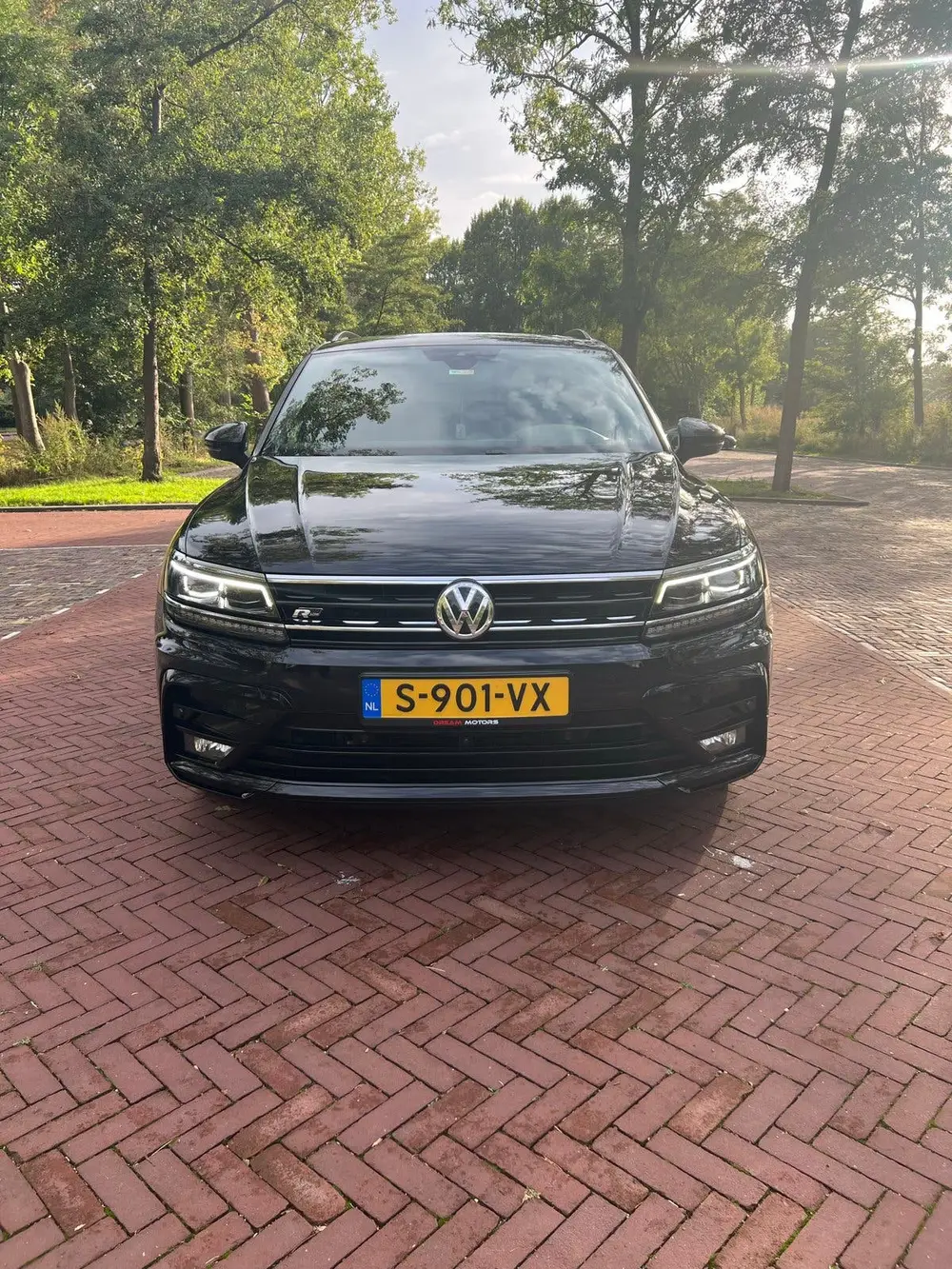 Volkswagen Tiguan 1.5 TSI ACT 150pk DSG 2020 Zwart uit 2020, foto 2