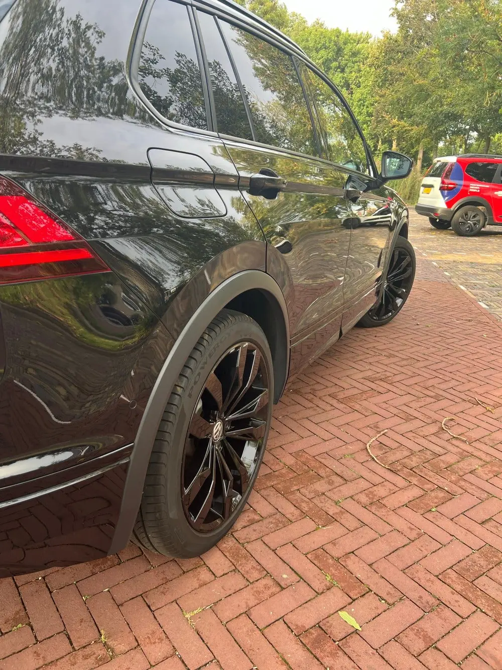 Volkswagen Tiguan 1.5 TSI ACT 150pk DSG 2020 Zwart uit 2020, foto 7