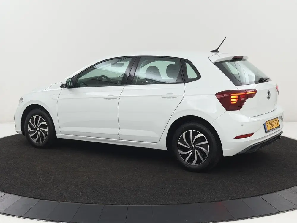 Volkswagen Polo 1.0 TSI Life | Navigatie | Parkeerhulp | Car uit 2022, foto 2