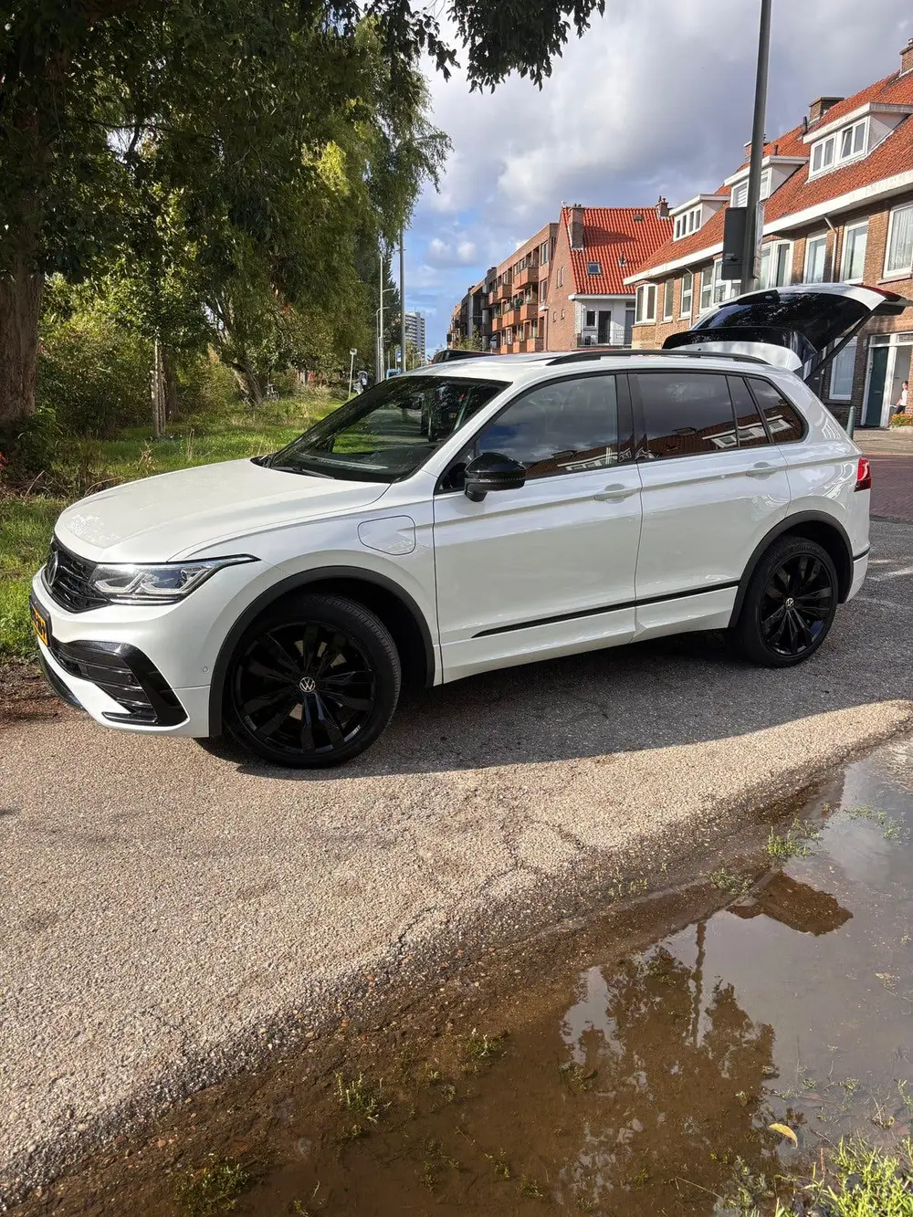 Volkswagen Tiguan 1.4 TSI Ehybrid 245pk DSG 2021 Wit 3xRline uit 2021, foto 2