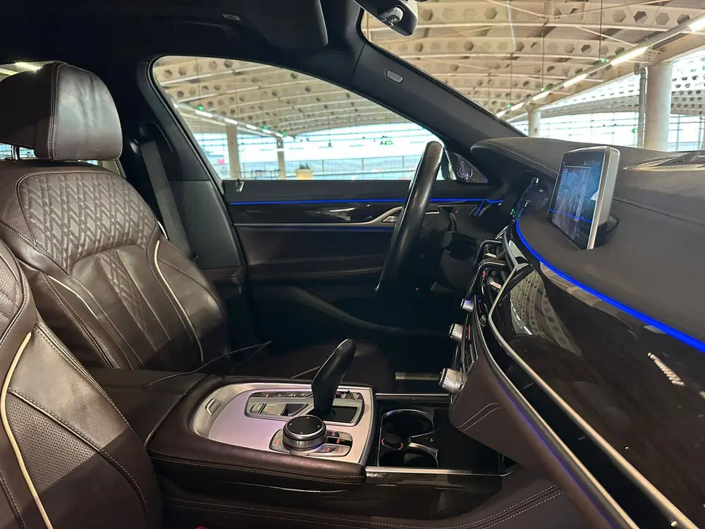 BMW 7-serie 745Le 394pk Iperformance Aut 2020 Grijs uit 2020, foto 10