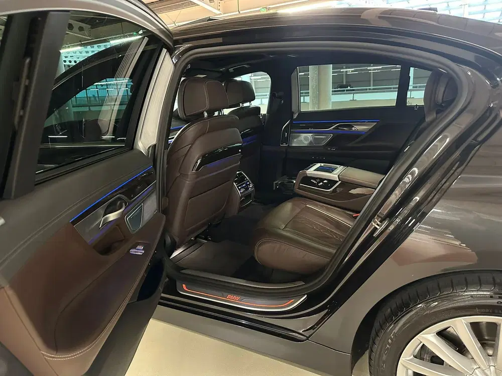 BMW 7-serie 745Le 394pk Iperformance Aut 2020 Grijs uit 2020, foto 11