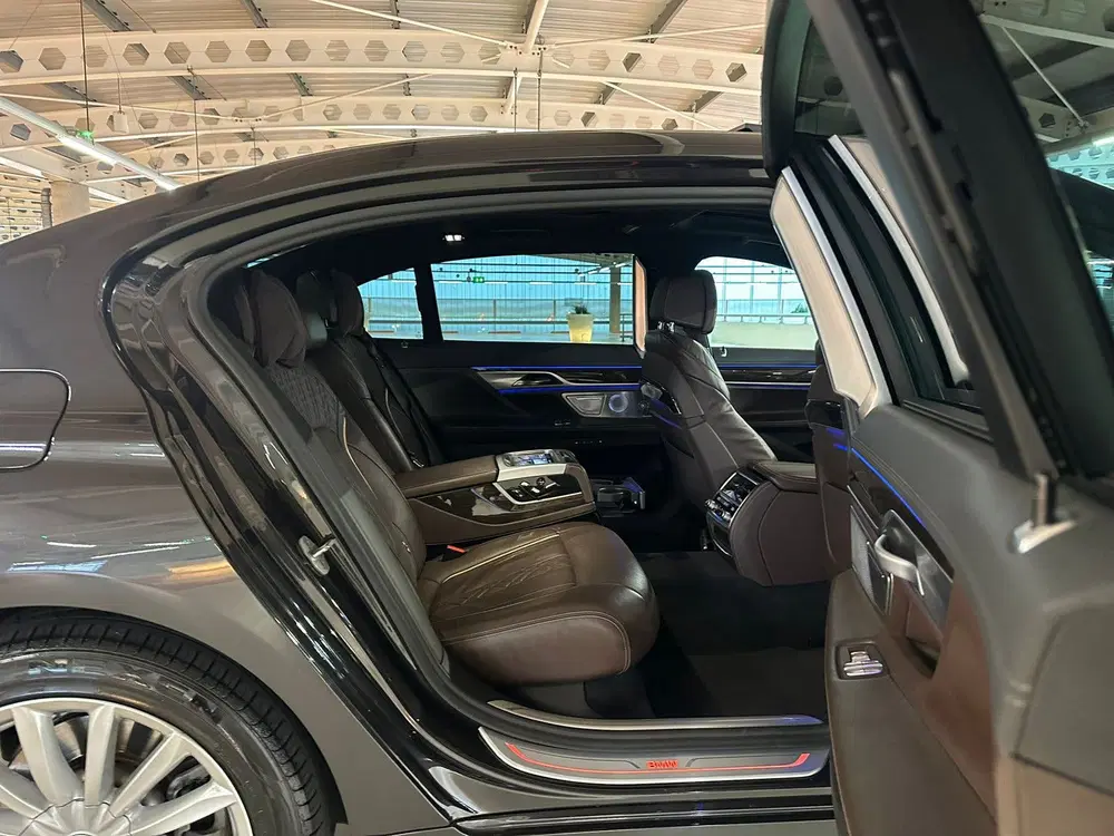 BMW 7-serie 745Le 394pk Iperformance Aut 2020 Grijs uit 2020, foto 12