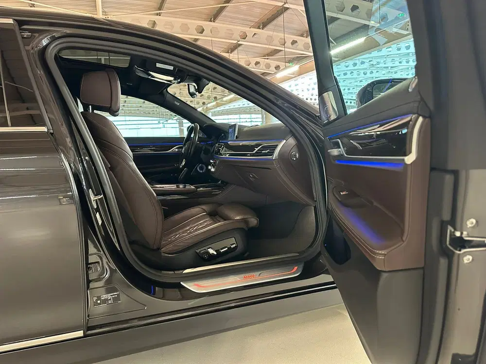 BMW 7-serie 745Le 394pk Iperformance Aut 2020 Grijs uit 2020, foto 13