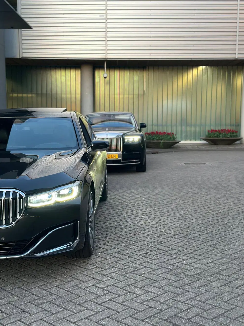 BMW 7-serie 745Le 394pk Iperformance Aut 2020 Grijs uit 2020, foto 5