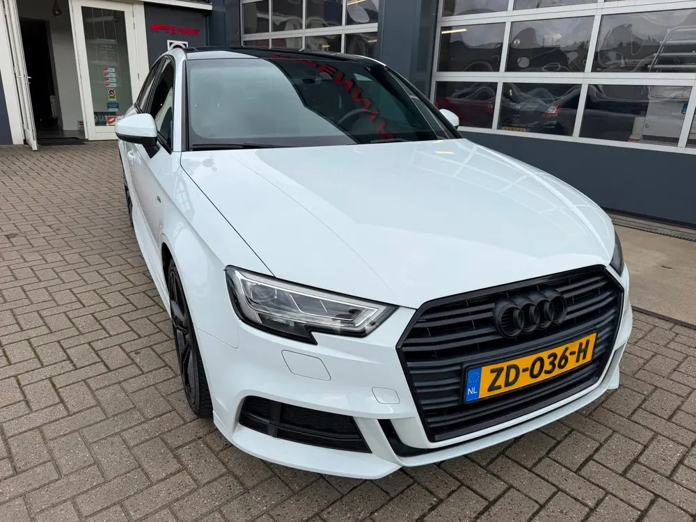 Audi A3 1.5 TFSI CoD Sport S Line Edition / Pano / uit 2019, foto 3