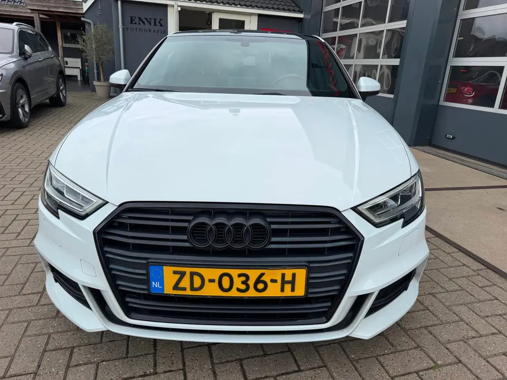 Audi A3 1.5 TFSI CoD Sport S Line Edition / Pano / uit 2019, foto 4