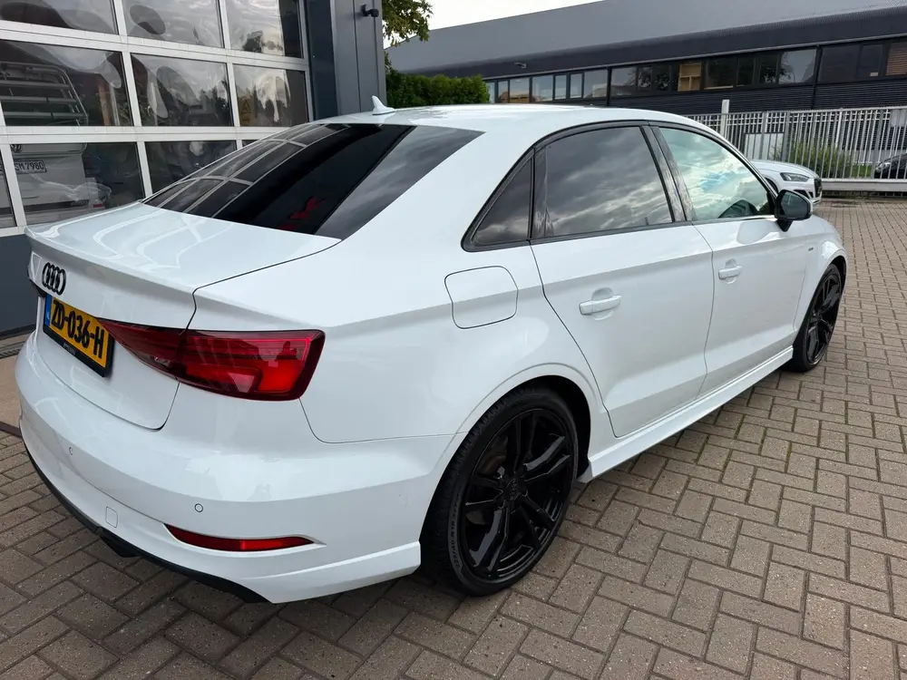 Audi A3 1.5 TFSI CoD Sport S Line Edition / Pano / uit 2019, foto 8