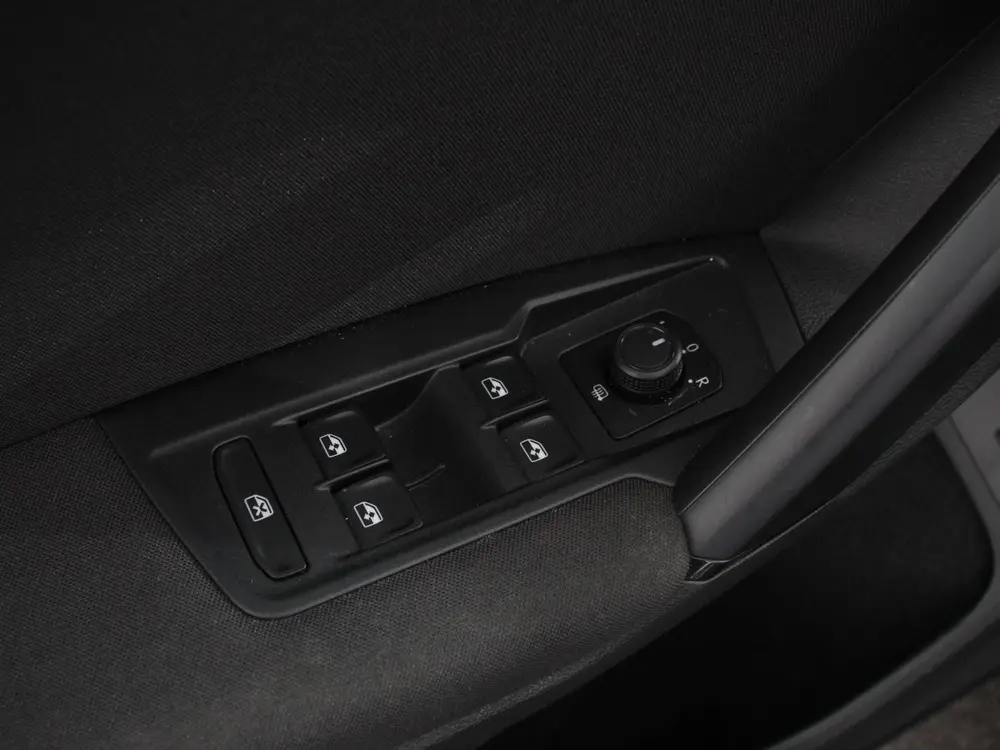 Volkswagen Tiguan 1.5 TSI Comfortline Team DSG Navigatie App uit 2020, foto 12