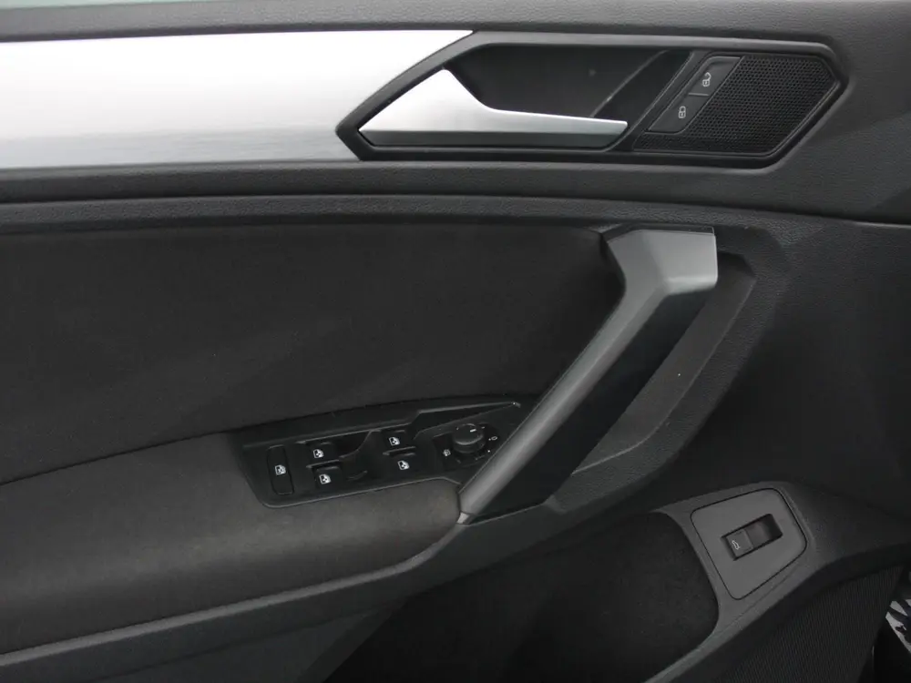 Volkswagen Tiguan 1.5 TSI Comfortline Team DSG Navigatie App uit 2020, foto 13