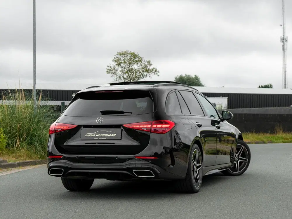 Mercedes-Benz C-Klasse 300 e AMG uit 2023, foto 2
