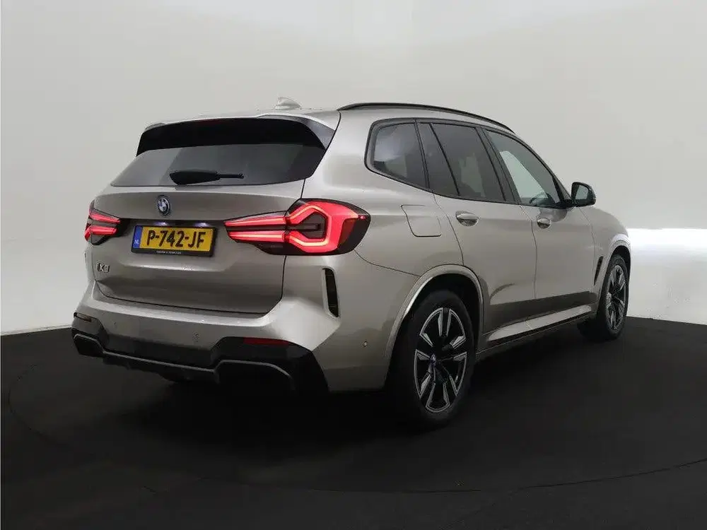 BMW iX3 Executive 80 kWh M-Sport uit 2022, foto 4