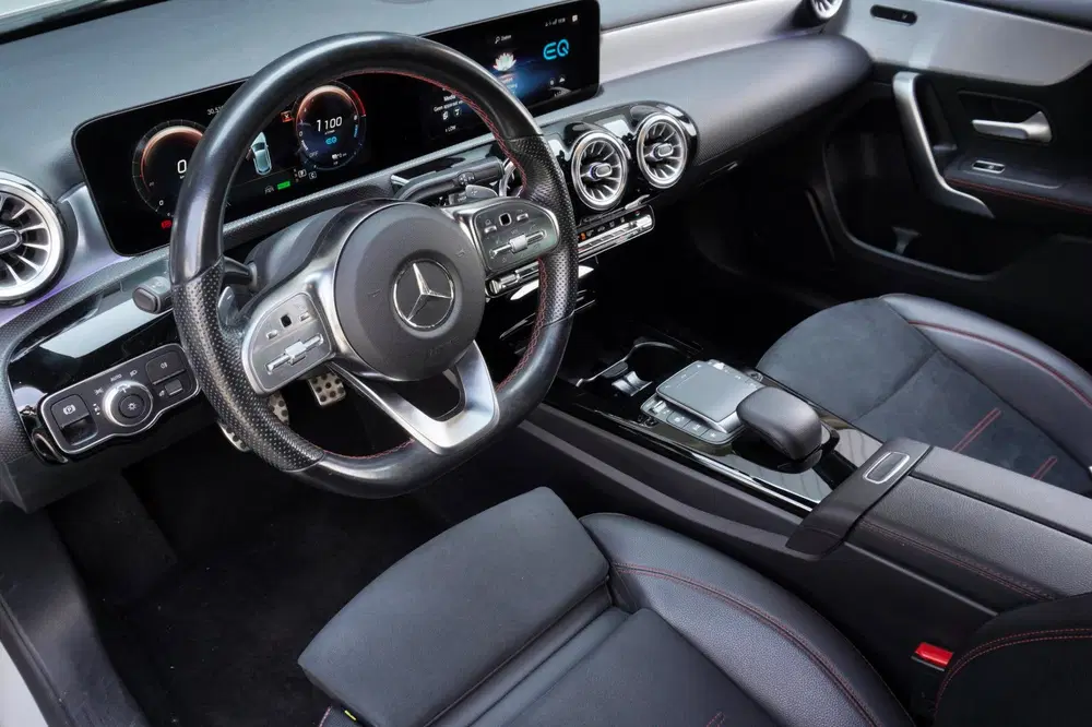 Mercedes-Benz A-Klasse 250 e AMG Night Trekhaak uit 2022, foto 3