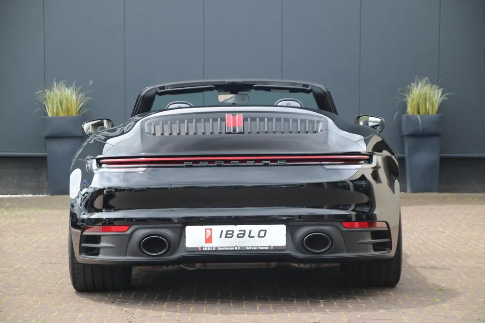 Porsche 911 Carrera S Cabrio (992) 450pk uit 2021, foto 10