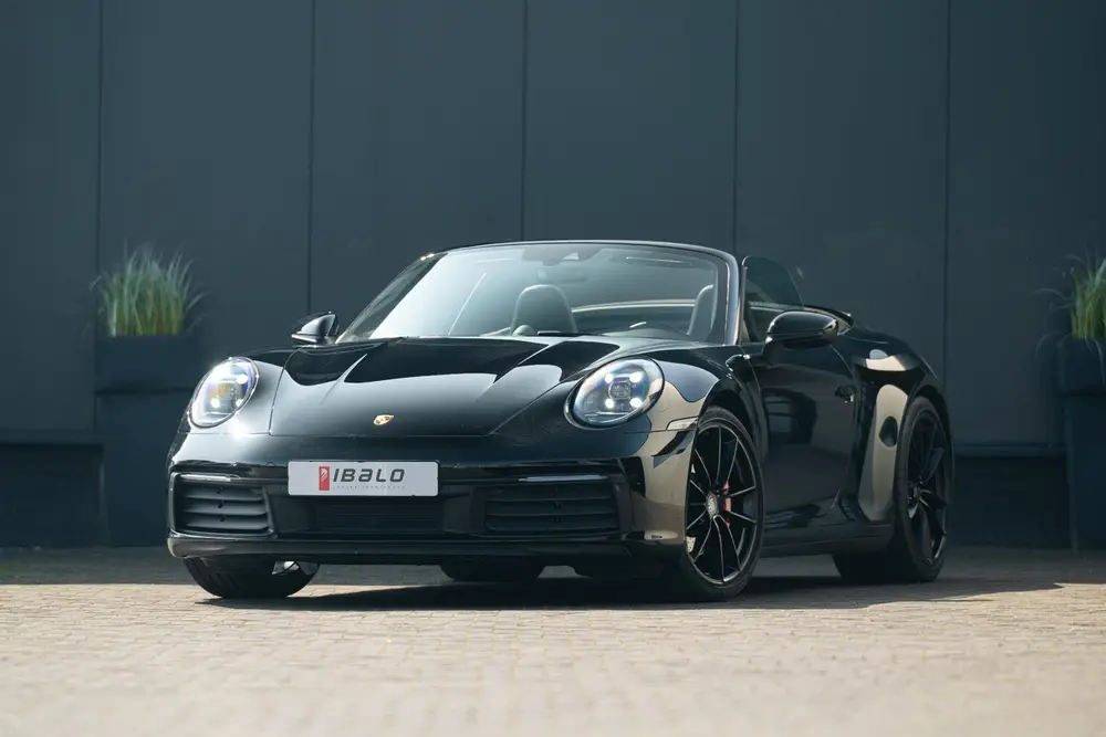 Porsche 911 Carrera S Cabrio (992) 450pk uit 2021, foto 2