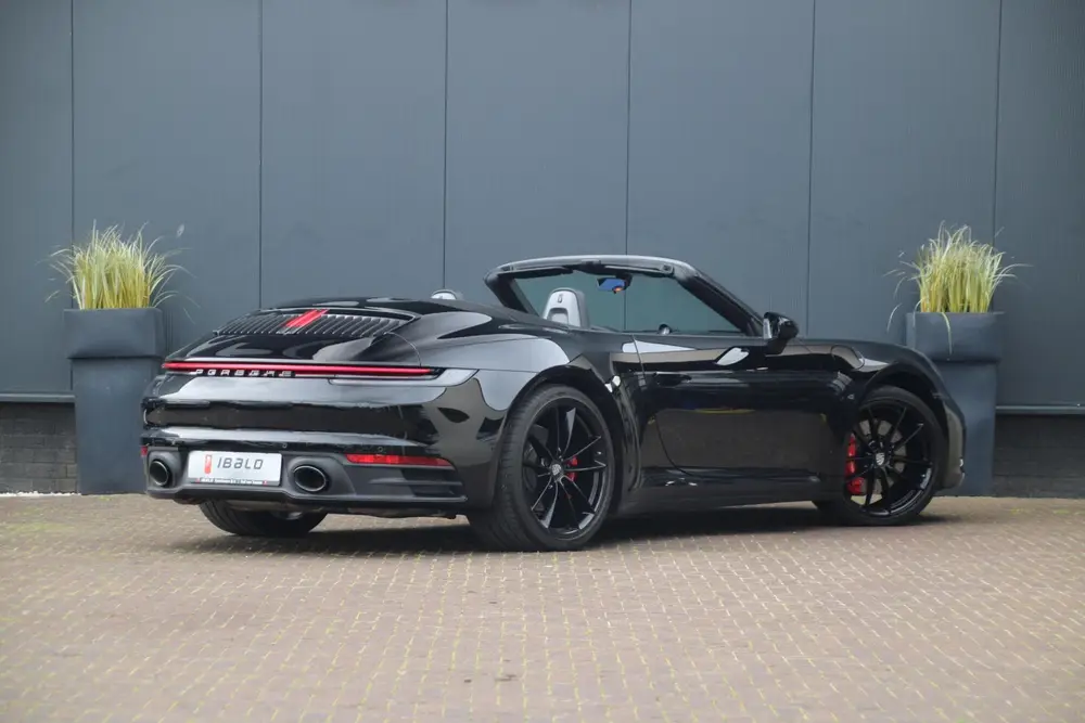 Porsche 911 Carrera S Cabrio (992) 450pk uit 2021, foto 3