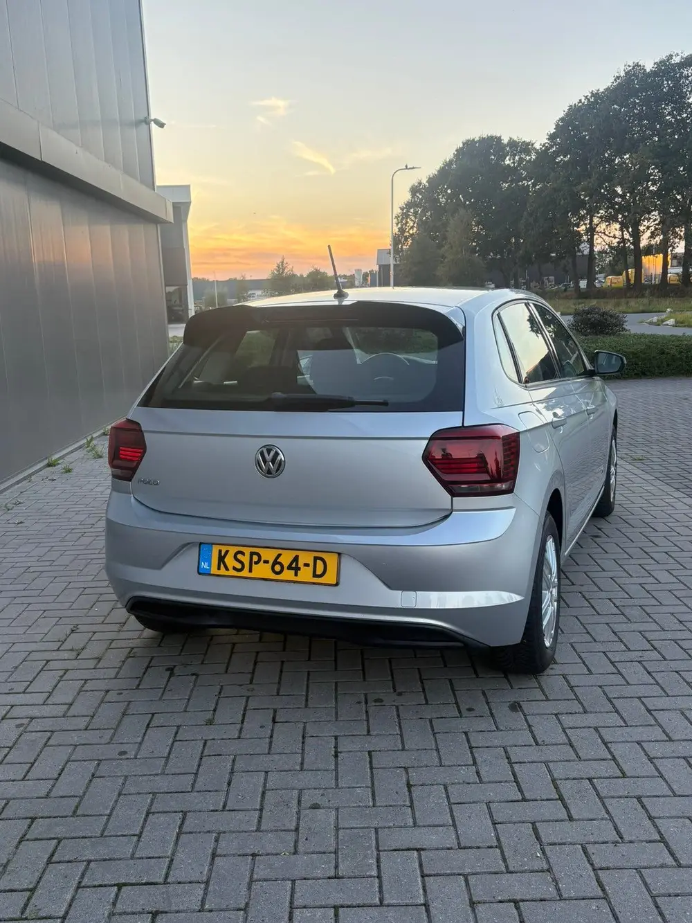 Volkswagen Polo 1.0 TSI 95pk 2020 Grijs uit 2020, foto 3