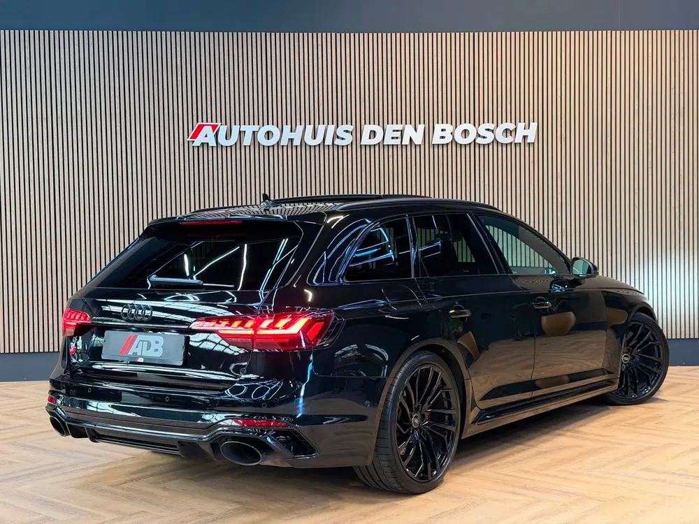 Audi RS4 2.9 TFSI Quattro uit 2021, foto 2