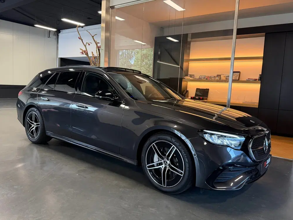 Mercedes-Benz E-Klasse 200 Amg night Panorama Sfeerve uit 2024