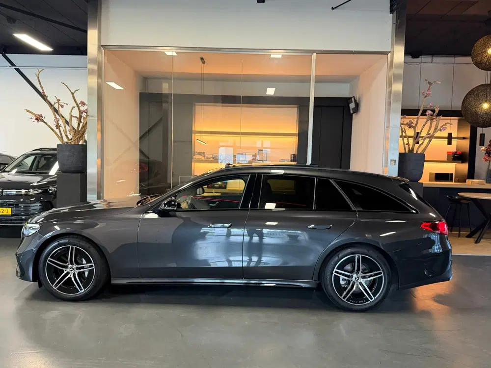 Mercedes-Benz E-Klasse 200 Amg night Panorama Sfeerve uit 2024, foto 13
