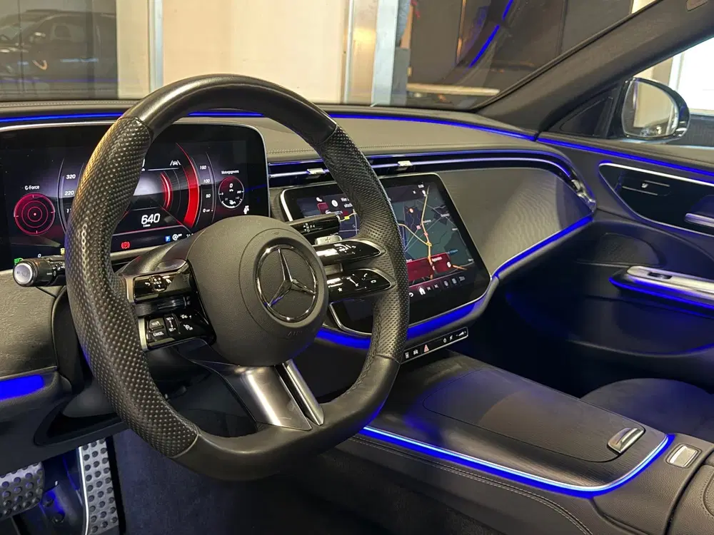 Mercedes-Benz E-Klasse 200 Amg night Panorama Sfeerve uit 2024, foto 20
