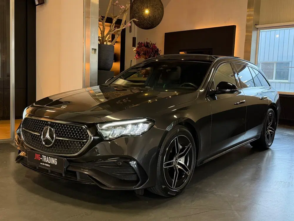 Mercedes-Benz E-Klasse 200 Amg night Panorama Sfeerve uit 2024, foto 4