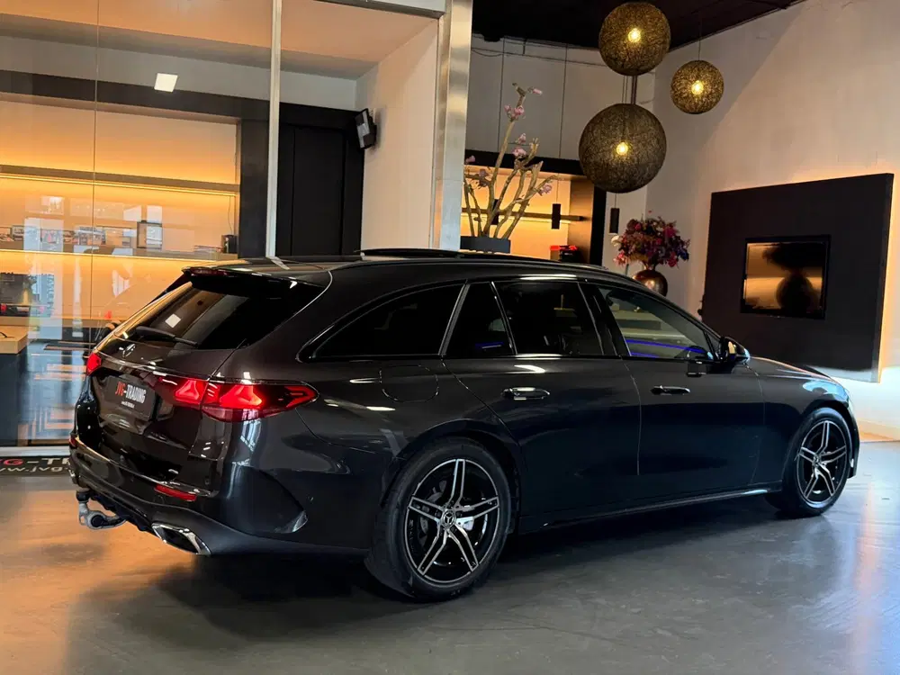 Mercedes-Benz E-Klasse 200 Amg night Panorama Sfeerve uit 2024, foto 5