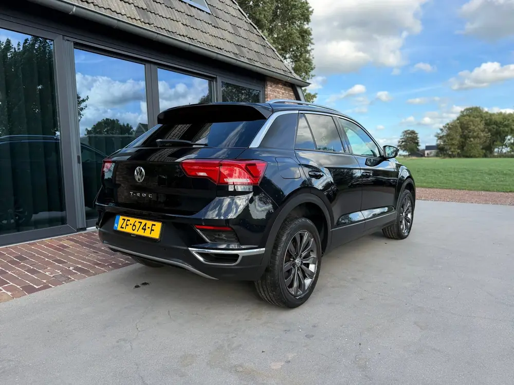 Volkswagen T-Roc Automaat 1.5 TSI Style uit 2019, foto 3