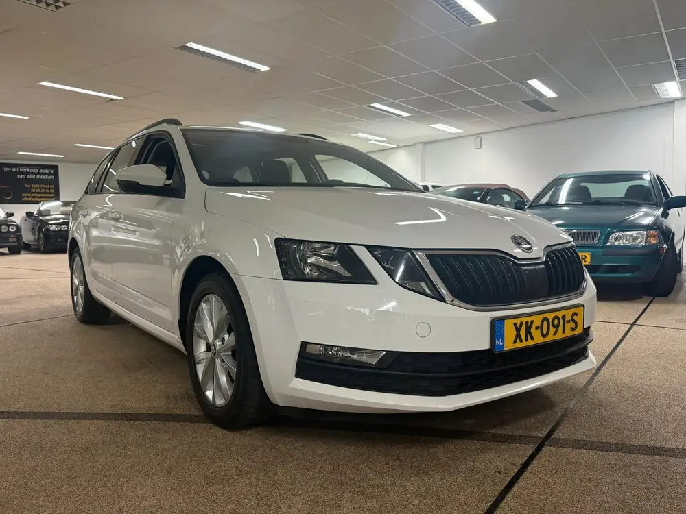 Skoda Octavia 1.5 TSI Greentech Ambition Business uit 2019, foto 4