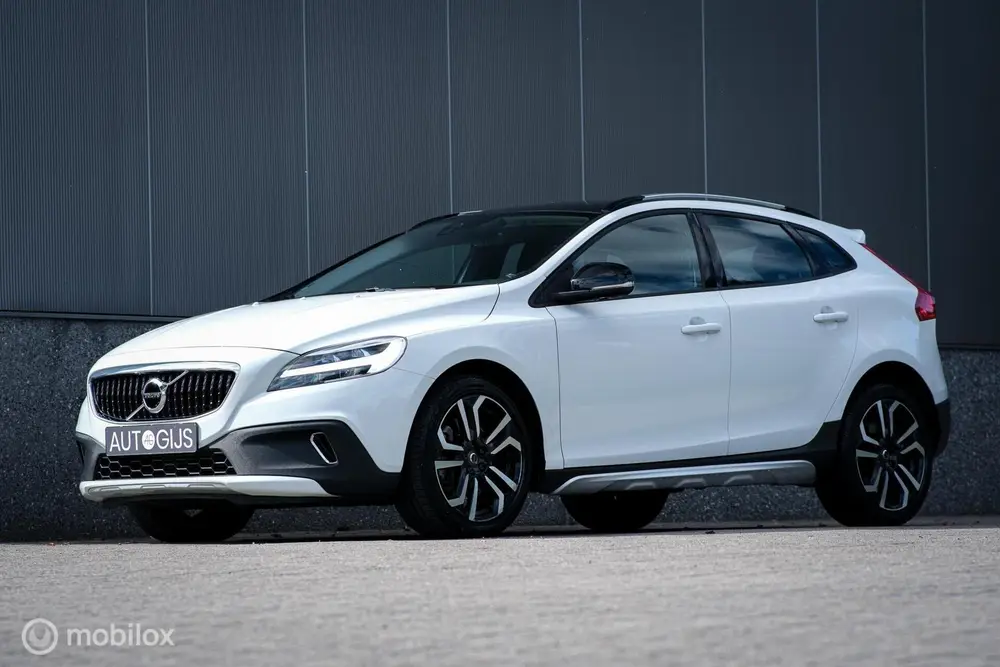 Volvo V40 1.5 T3 Polar+ Automaat | Trekhaak | uit 2019, foto 15