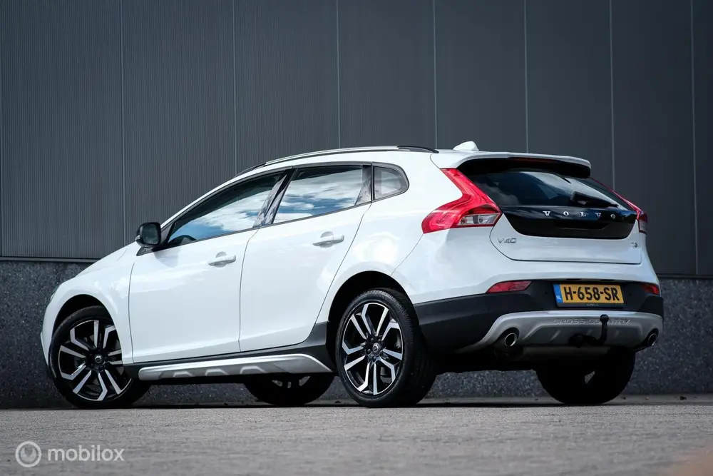 Volvo V40 1.5 T3 Polar+ Automaat | Trekhaak | uit 2019, foto 3