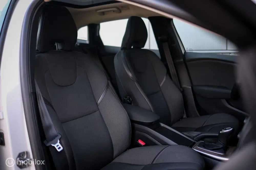 Volvo V40 1.5 T3 Polar+ Automaat | Trekhaak | uit 2019, foto 6