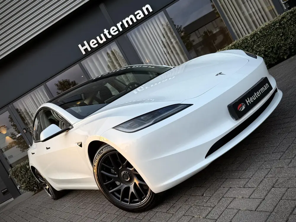 Tesla Model 3 RWD Highland uit 2025, foto 7