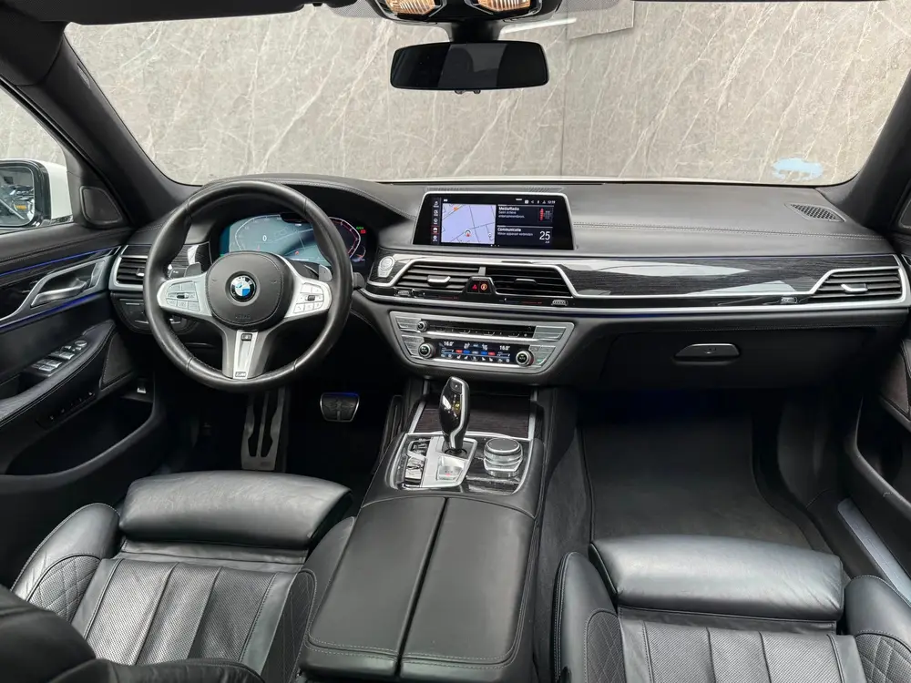 BMW 7-serie 750i xDrive 530 PK uit 2019, foto 11