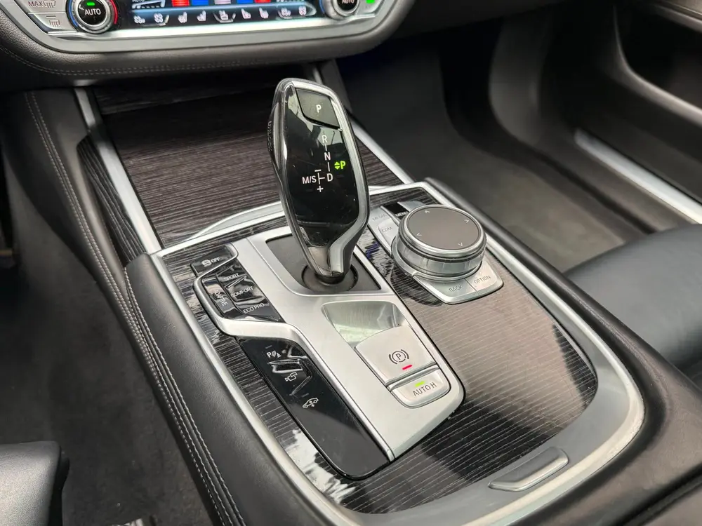 BMW 7-serie 750i xDrive 530 PK uit 2019, foto 13