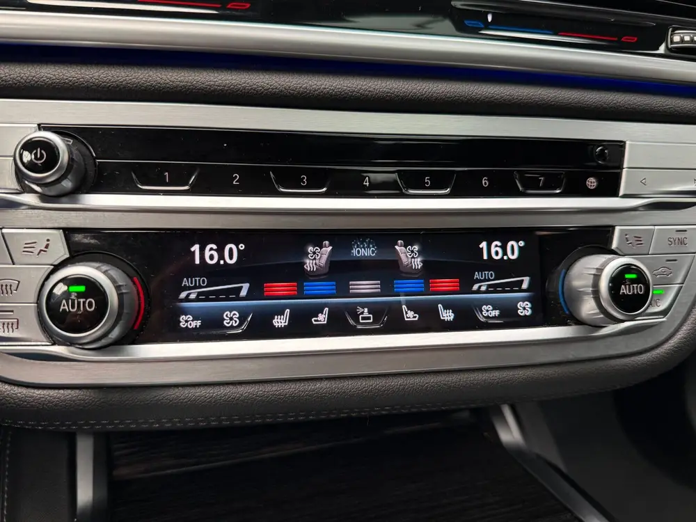 BMW 7-serie 750i xDrive 530 PK uit 2019, foto 15