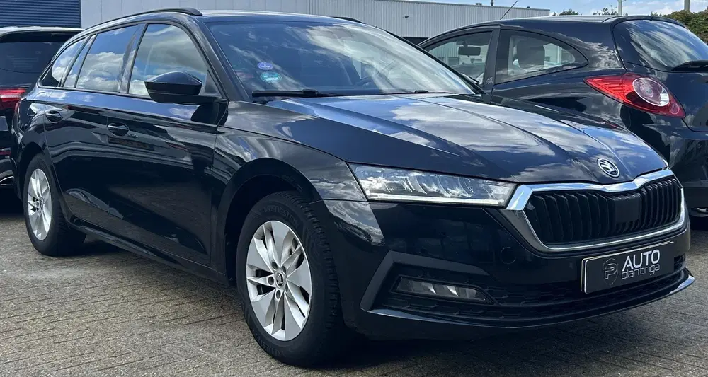 Skoda Octavia 1.5 e-TSI Business Edition 150PK uit 2021, foto 2